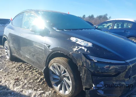 2026 Tesla Model Y Long Range Launch Series/Premium All-Wheel Drive z USA, uszkodzony, nr VIN 7SAYGDEE3TF328306